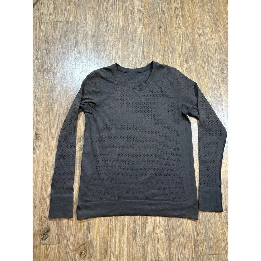 Lululemon Top Breeze By Long Sleeve Squad Perforated Black Womens Sz 6
